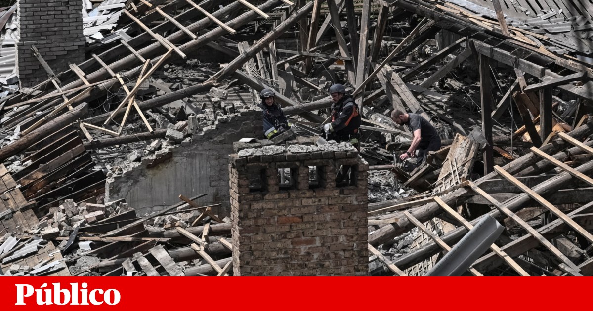 Ataques nocturnos na Ucrânia fazem pelo menos quatro mortos