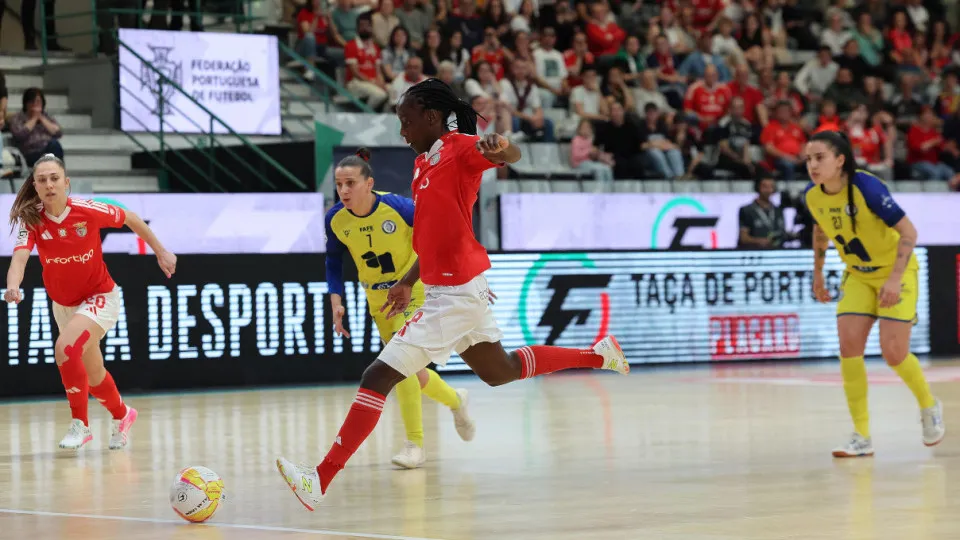 Desacatos interrompem por meia hora jogo feminino do Nun'Álvares-Benfica