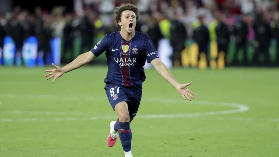 João Neves: "Vir para o PSG foi a melhor escolha que fiz na minha vida"