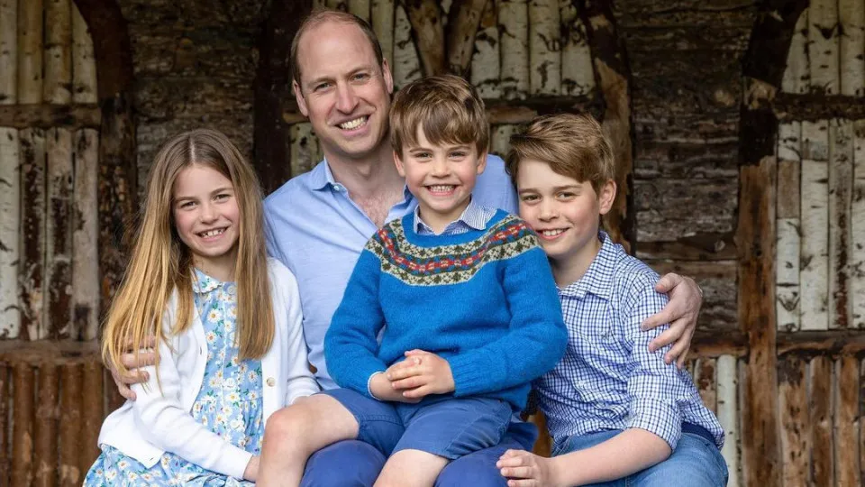 Príncipe William 'traído' pela filha. Charlotte é adepta do clube da mãe