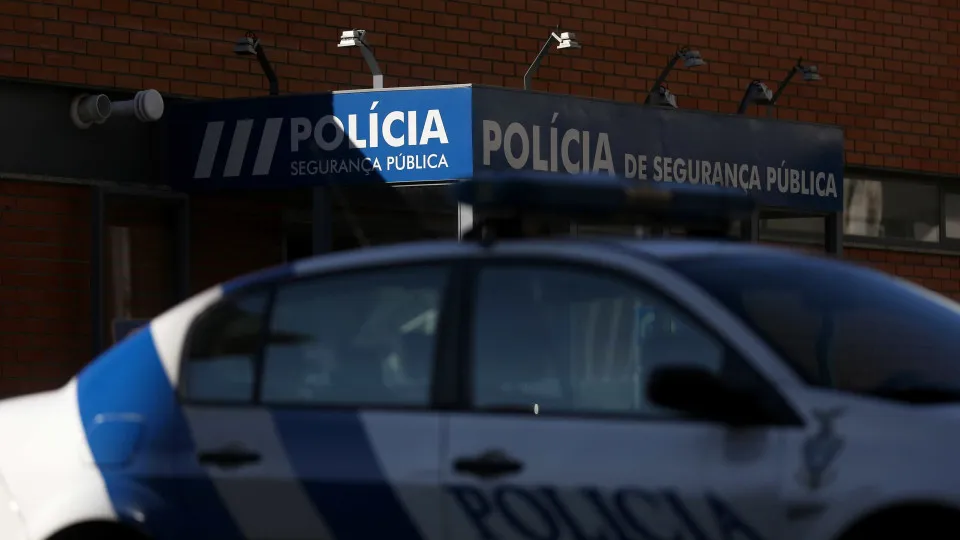 Agente da PSP agredido por 15 homens após alertar crianças em Beja