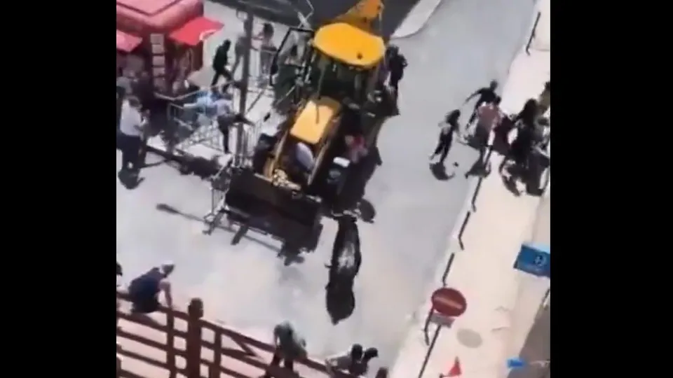 Touro foge de largada e fere três pessoas na Feira de Maio da Azambuja