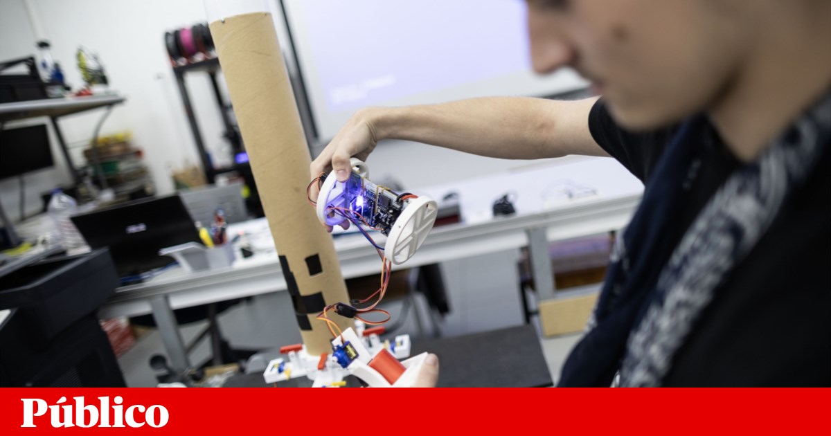 Professores denunciam “abuso de contratação a termo” nas escolas à Comissão Europeia