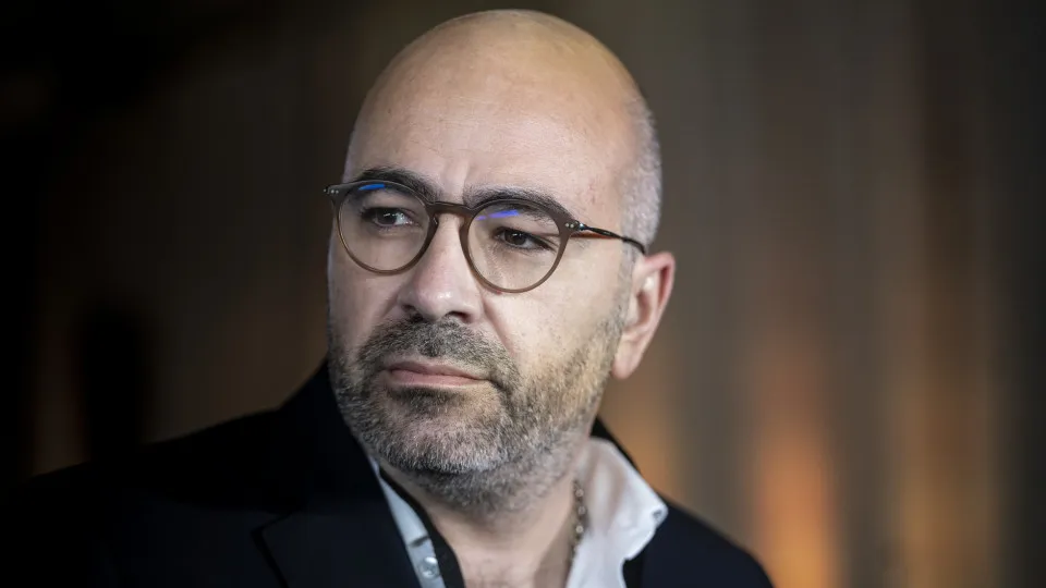 Construção? "Não se pode deixar solução sempre nas costas dos políticos"