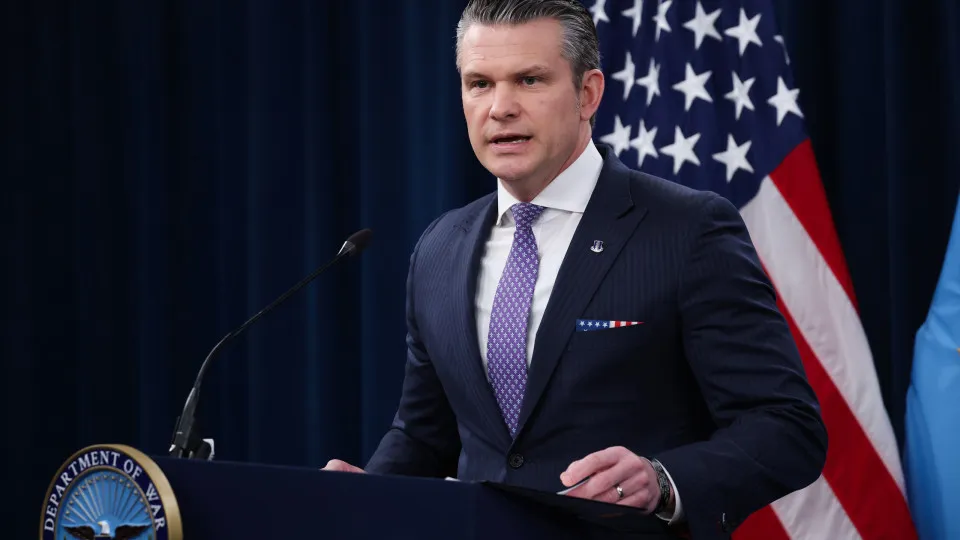 EUA: Pete Hegseth bloqueia promoções de oficiais mulheres e homens negros