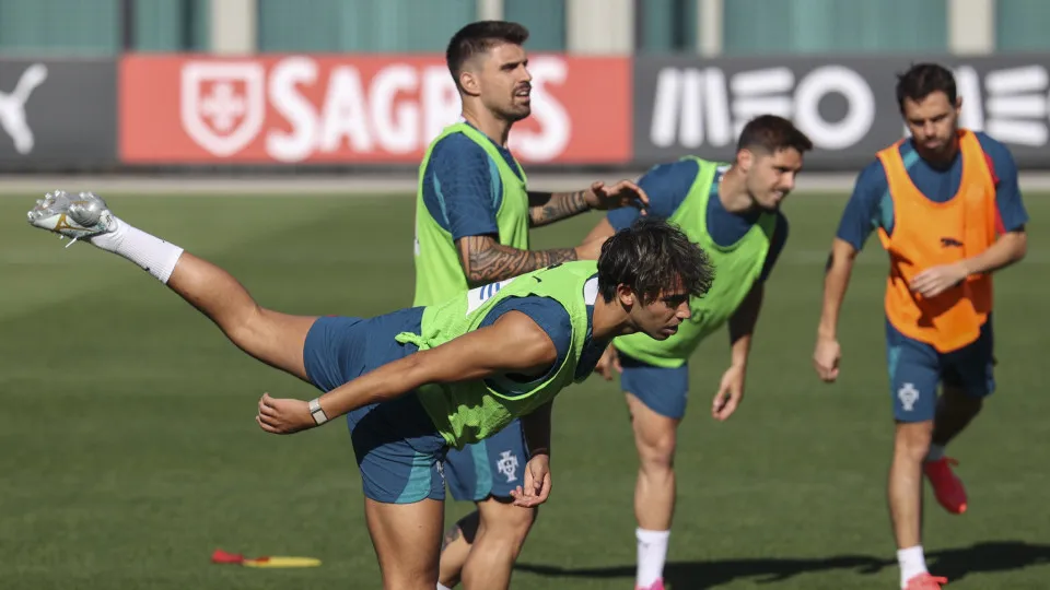 Portugal cumpre segundo dia de estágio a pensar no Mundial