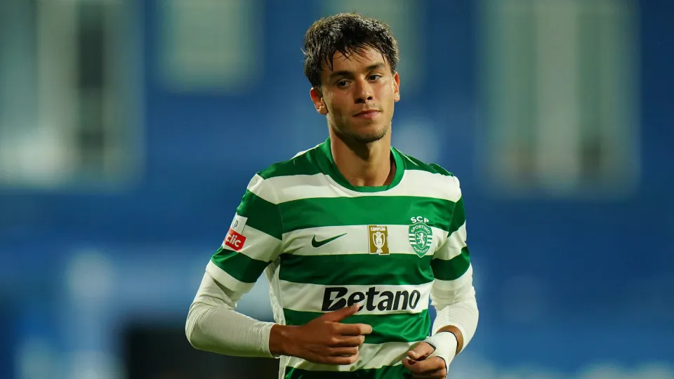 Napoli enche cofres do Sporting. Após Alisson Santos... Vagiannidis?