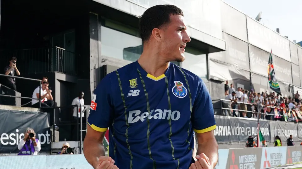 FC Porto fixa preço por Deniz Gul e Galatasaray está à espreita