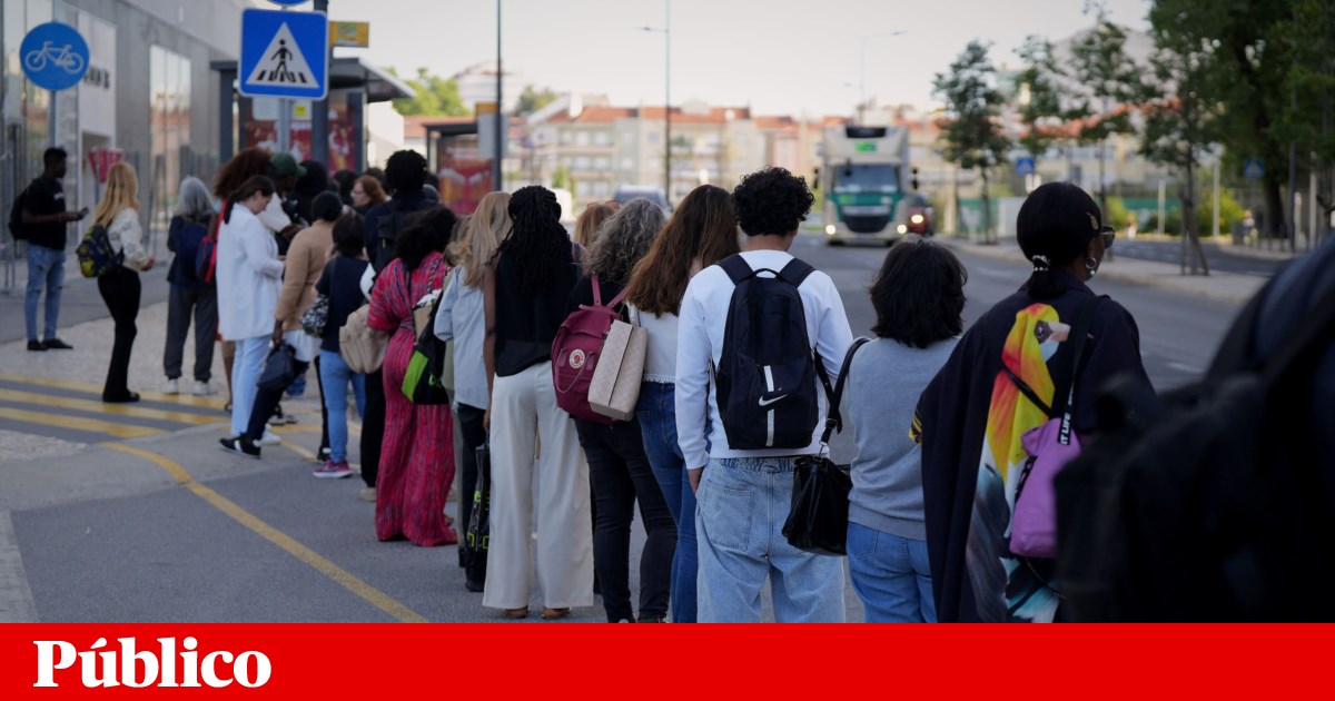 “Concordo com a greve, mas trabalho porque a reforma é pequena. Isto está péssimo”