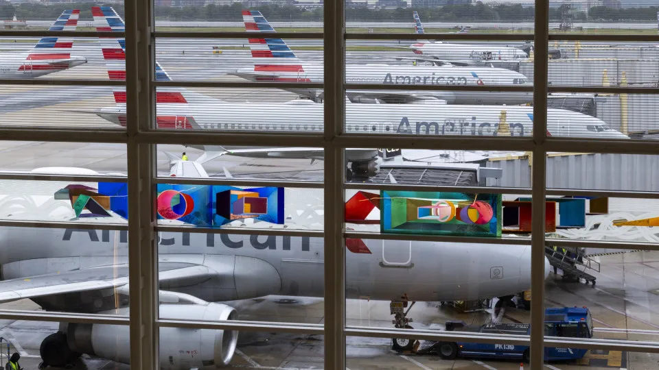 American Airlines suspende rotas no verão pelo aumento dos combustíveis