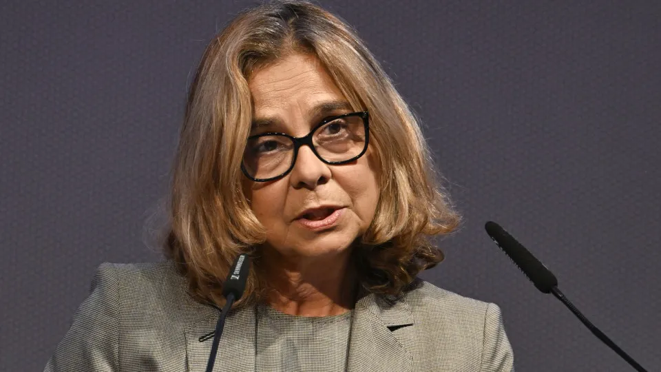 Ministra diz que regime de tarefeiros "não serve para diabolizar médicos"