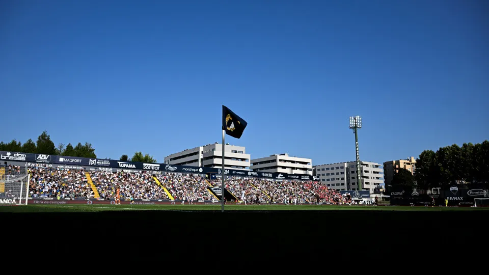 Famalicão participa na Como Cup com Crystal Palace, Villarreal e Lens