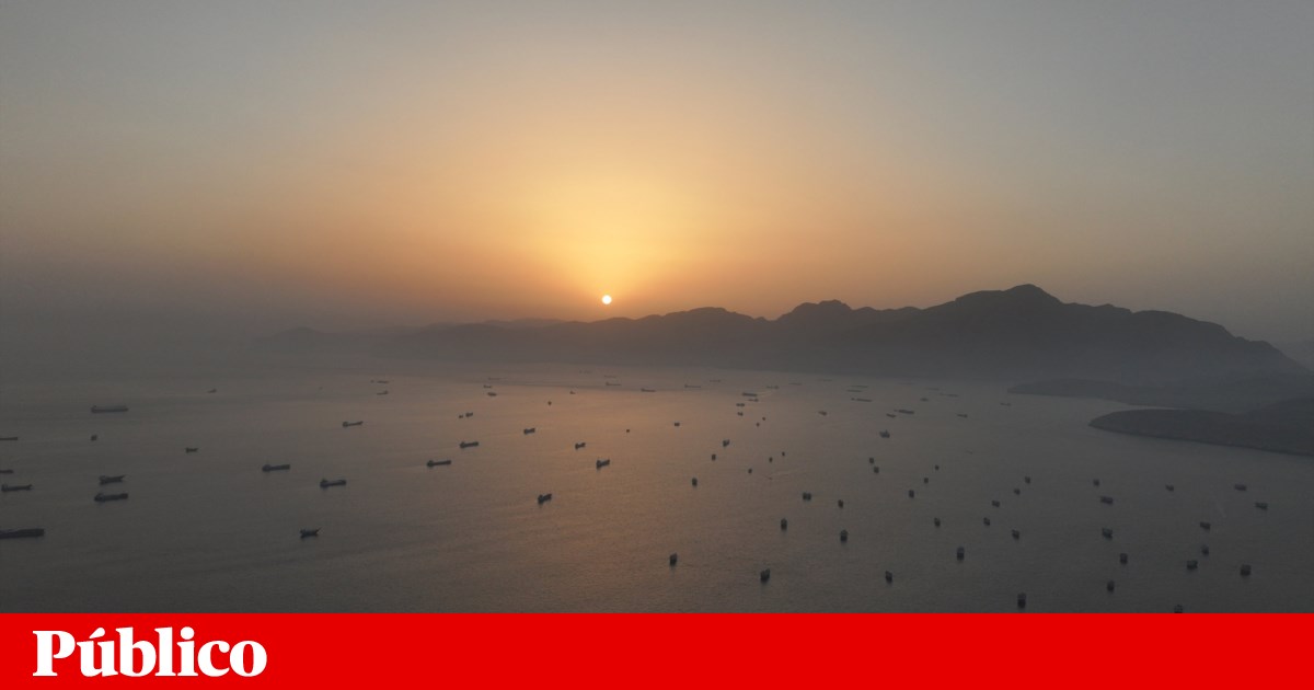 EUA atacam instalações iranianas, Guardas da Revolução retaliam contra bases norte-americanas