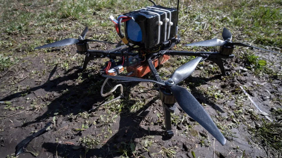 Defesas antiaéreas russas abatem 376 drones ucranianos em 14 regiões