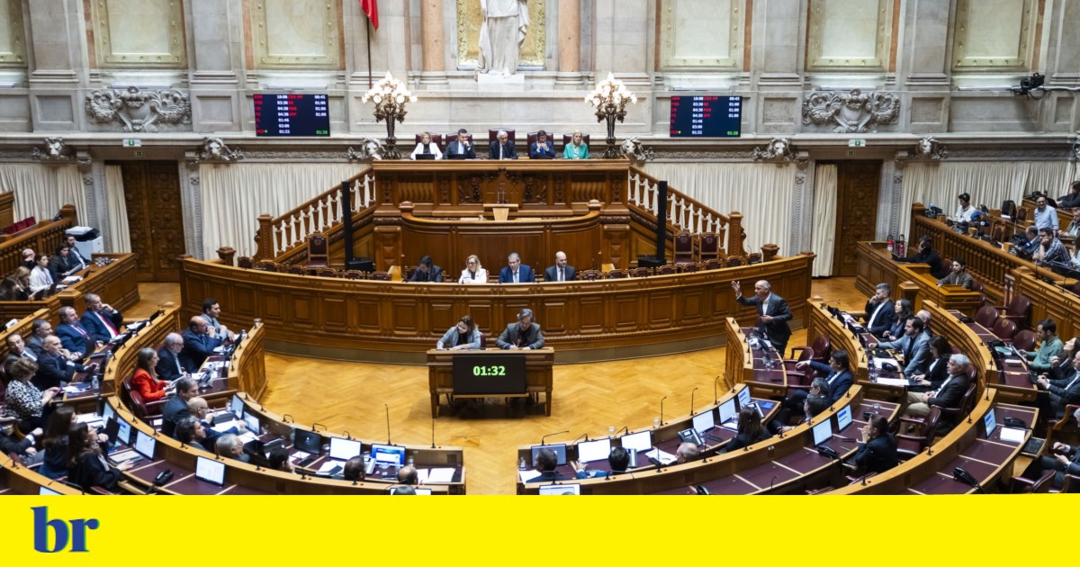 Comissão do Parlamento vai discutir petição sobre transição para Lei da Nacionalidade