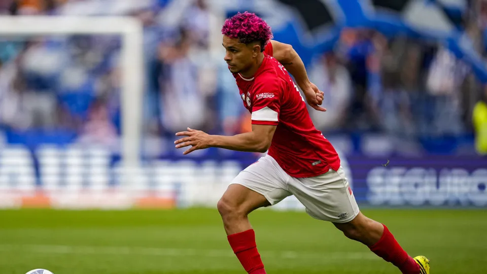 Sp. Braga contrata Gabriel Silva ao Santa Clara. Os detalhes do negócio
