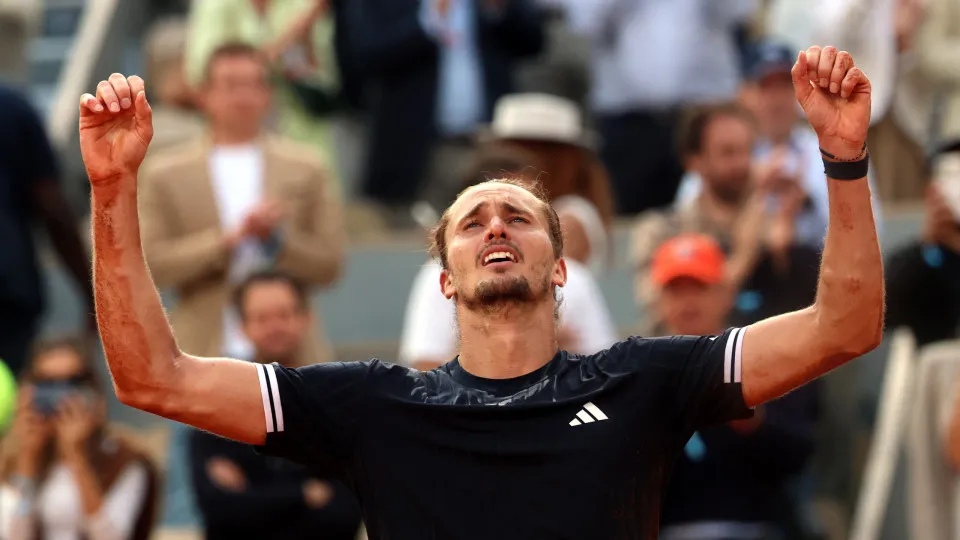 Zverev conquista primeiro 'major' da carreira na final de Roland Garros