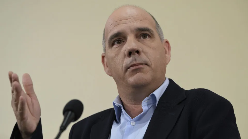 Lei laboral? Governo meteu "carne toda no assador" e "está derrotado"