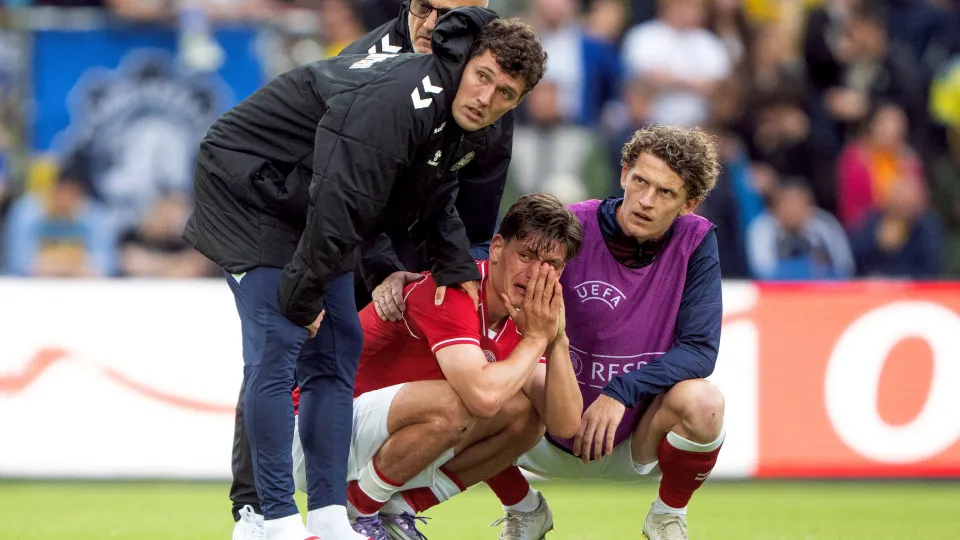 Arrepiante. As imagens da reação dos jogadores ao colapso de Eriksen