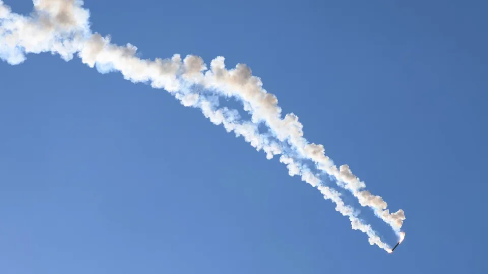 Teerão e Bagdade fecham espaço aéreo após ataques do Irão