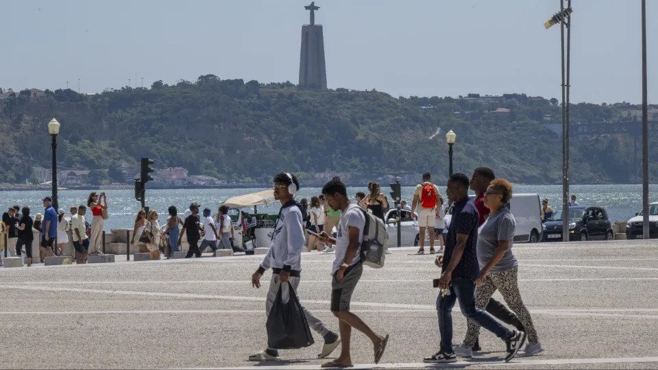 Calor está a chegar (e há vários concelhos em alerta). Que esperar hoje?
