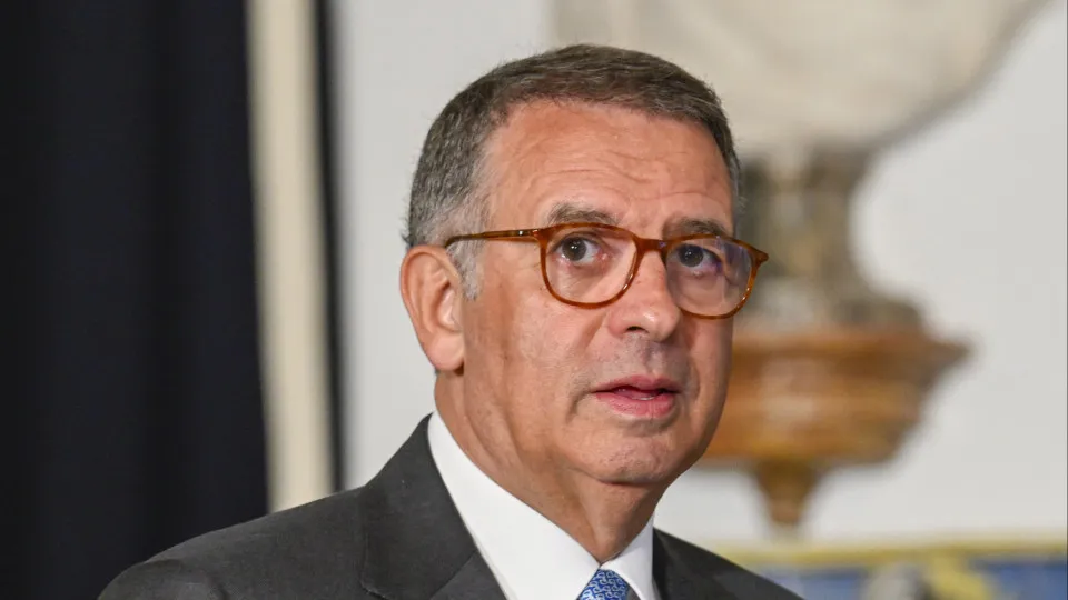 Presidente da República dá mote para o Mundial: "Tragam-nos a taça..."