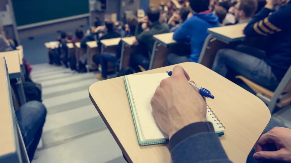 Novas regras para o Superior "fecham portas" a alunos com deficiência