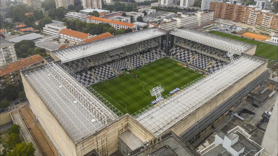 Ofertas pelo complexo desportivo do Boavista superam os mínimos em leilão