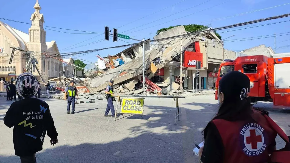 Novo balanço eleva para 46 mortos resultantes de sismo nas Filipinas