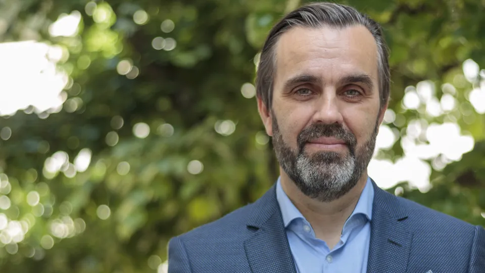 Ordem lembra médicos em Portugal e no mundo e destaca "enormes desafios"