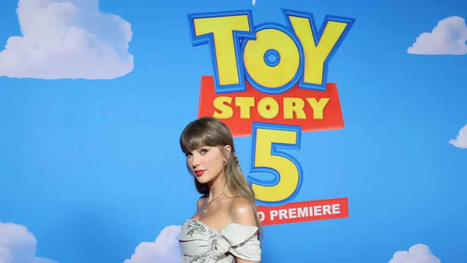 Taylor Swift homenageia personagem icónica em estreia de "Toy Story 5"