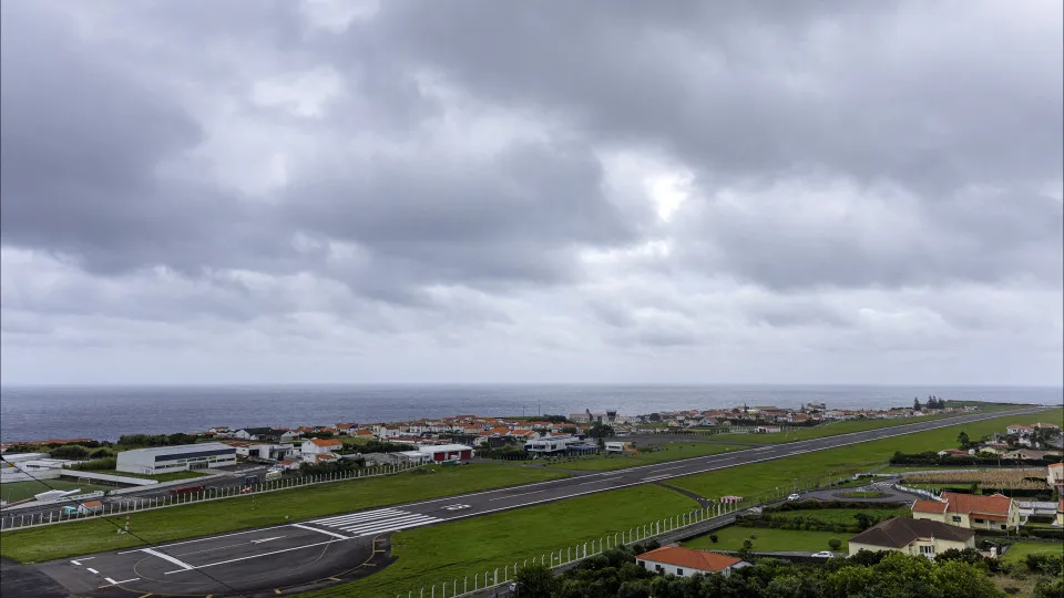 Governo dos Açores acompanha situação da operação no Aeroporto das Flores