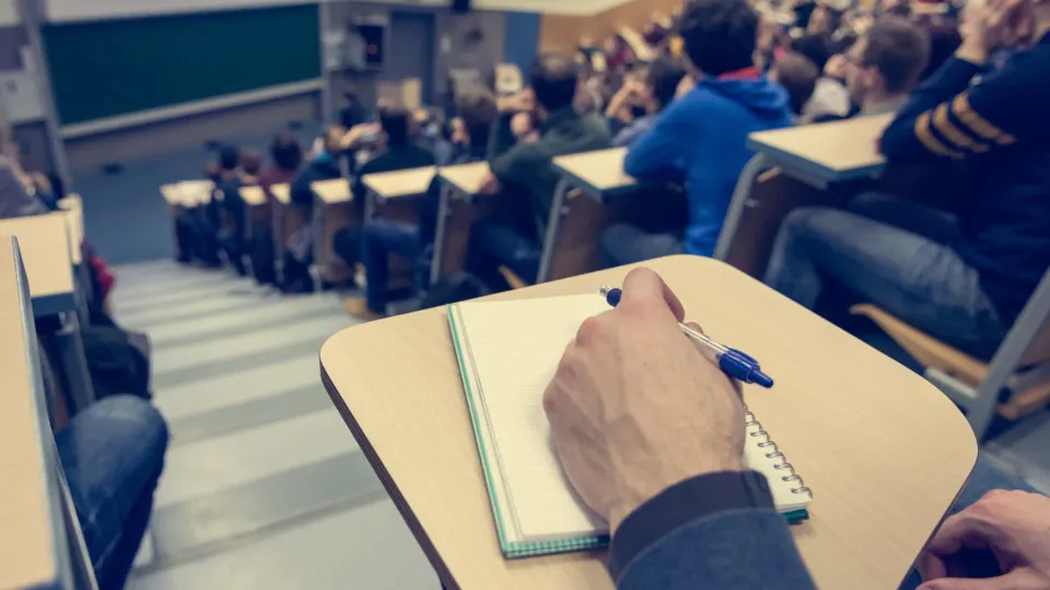 Condecoração é reconhecimento da "relevância" da Universidade dos Açores