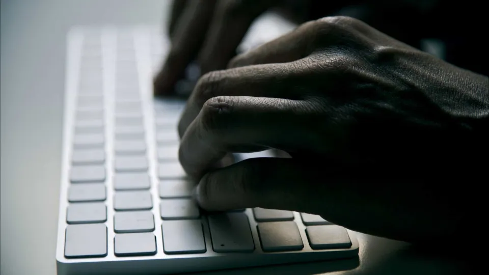 EUA apreendem 13 domínios suspeitos de espionagem chinesa