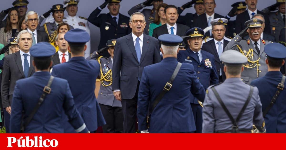 Primeiro 10 de Junho do novo Presidente teve poucas pessoas, Camões, tiros e aeronaves