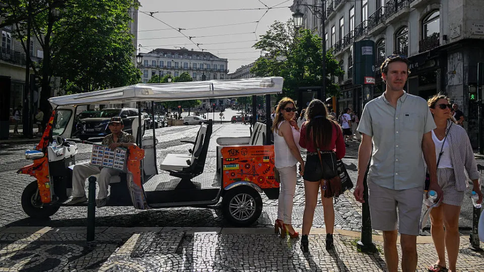 Santo António traz... 40 graus. País sob aviso amarelo na sexta-feira