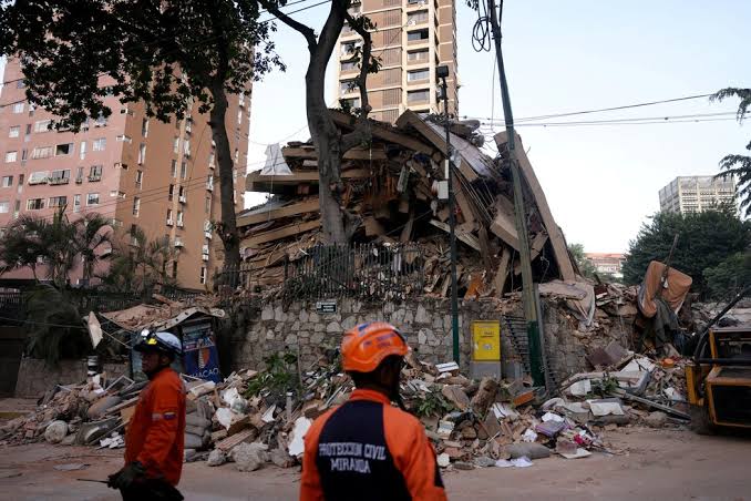 Tragedia-humanitaria-Balanco-de-mortos-apos-sismos-na-Venezuela-sobe-para-4.829-e-buscas-continuam Tragédia humanitária: Balanço de mortos após sismos na Venezuela sobe para 4.829 e buscas continuam